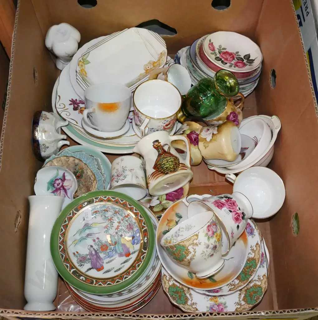 box; mismatched cups, jugs, plates etc Image 1++