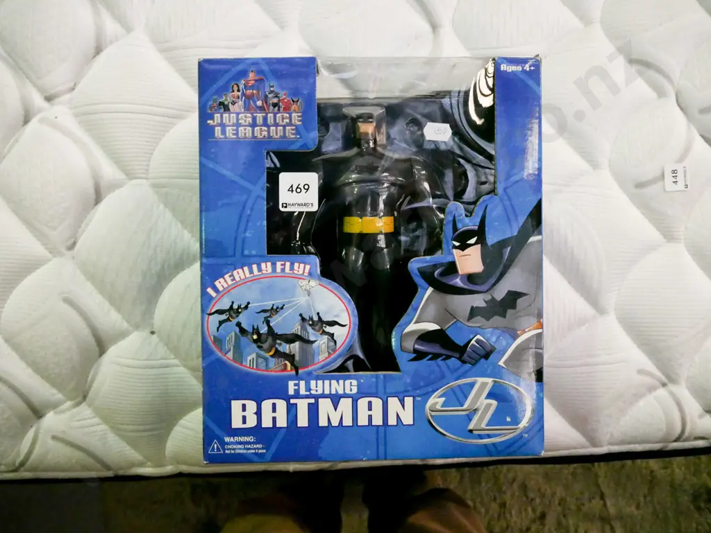 Justice League fly batman figurine Image 1++