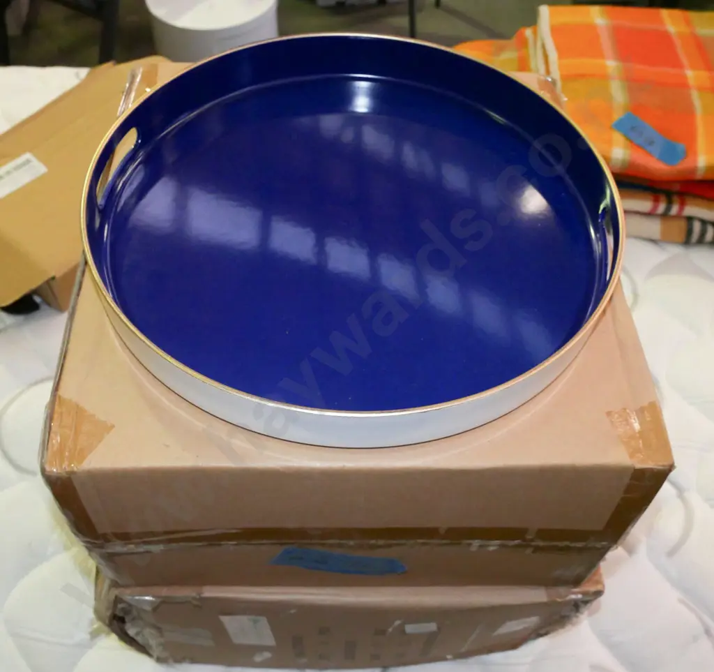 2x boxes of as new blue plastic trays Image 1++