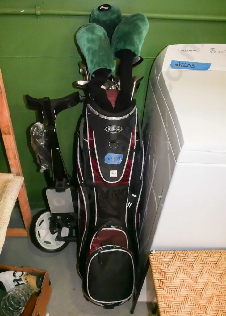 Wilson golf balls, clubs, trundler Image 1++