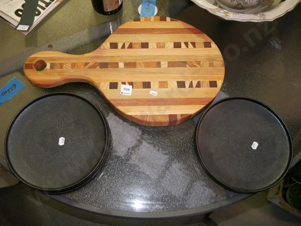 mixed timber wooden chopping board, 5x stoneware plates Image 1++