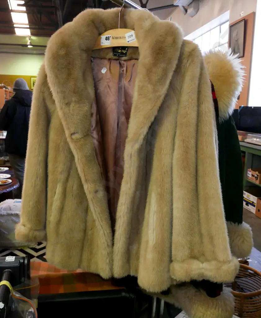 ladies faux fur coat Image 1++