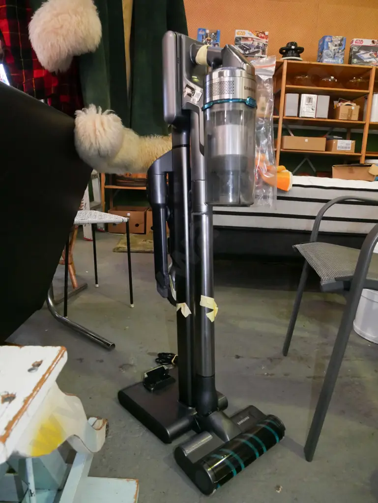 Samsung stick vacuum Image 1++