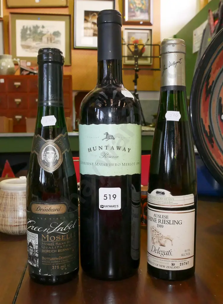 bottle of merlot, 2x dessert wines Image 1++