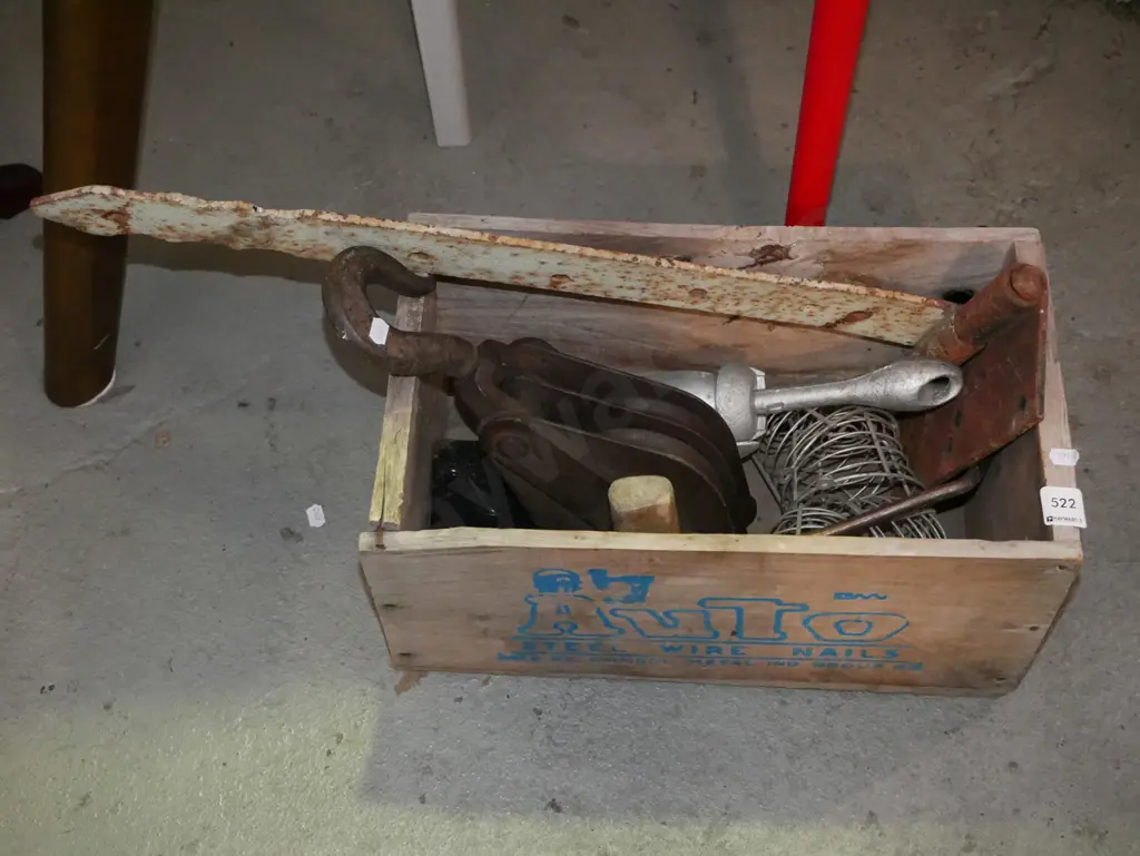 wooden box; pulley, large gate hige, anchor etc Image 1++