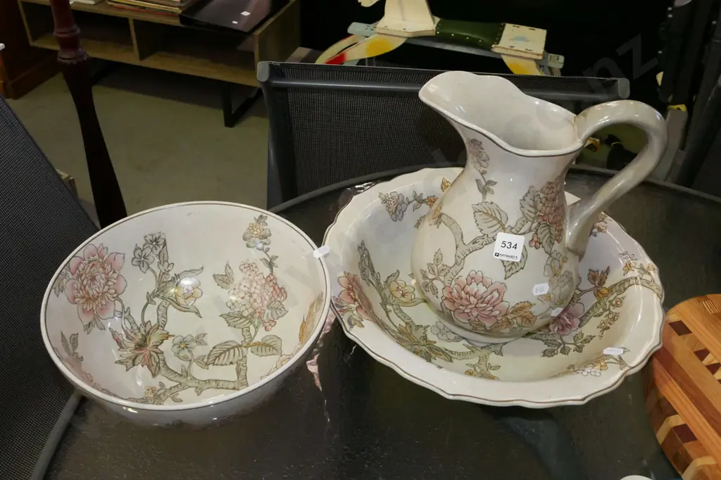 reproduction wash jug and bowl, fruit bowl Image 1++