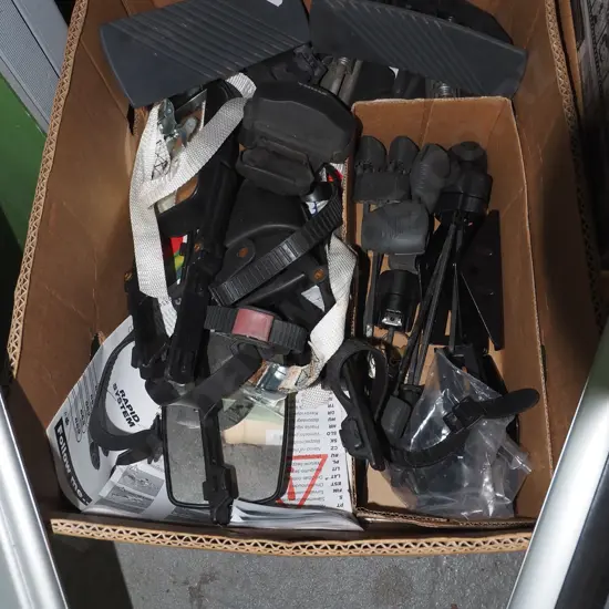box; Thule roof rack, caravan mirrors etc