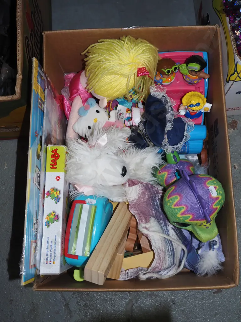 box of toys Image 1++