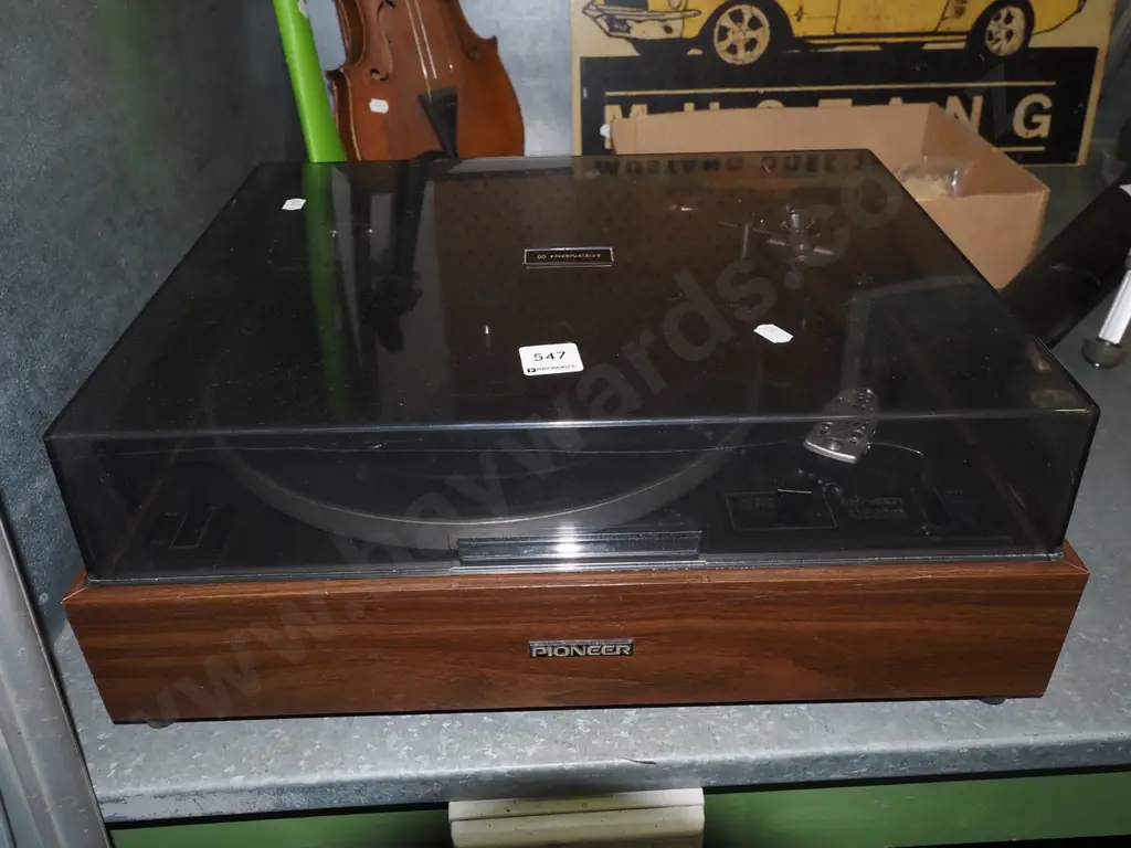 Pioneer turntable Image 1++
