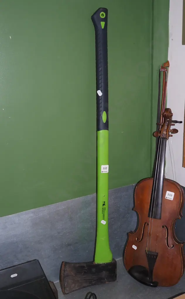 plastic handled axe Image 1++
