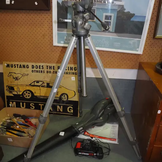 Velbon tripod
