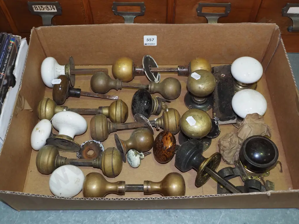 box of vintage door handles Image 1++