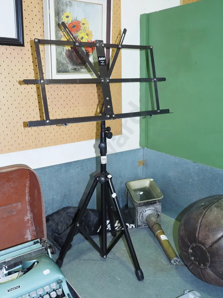 Ashton music stand Image 1++