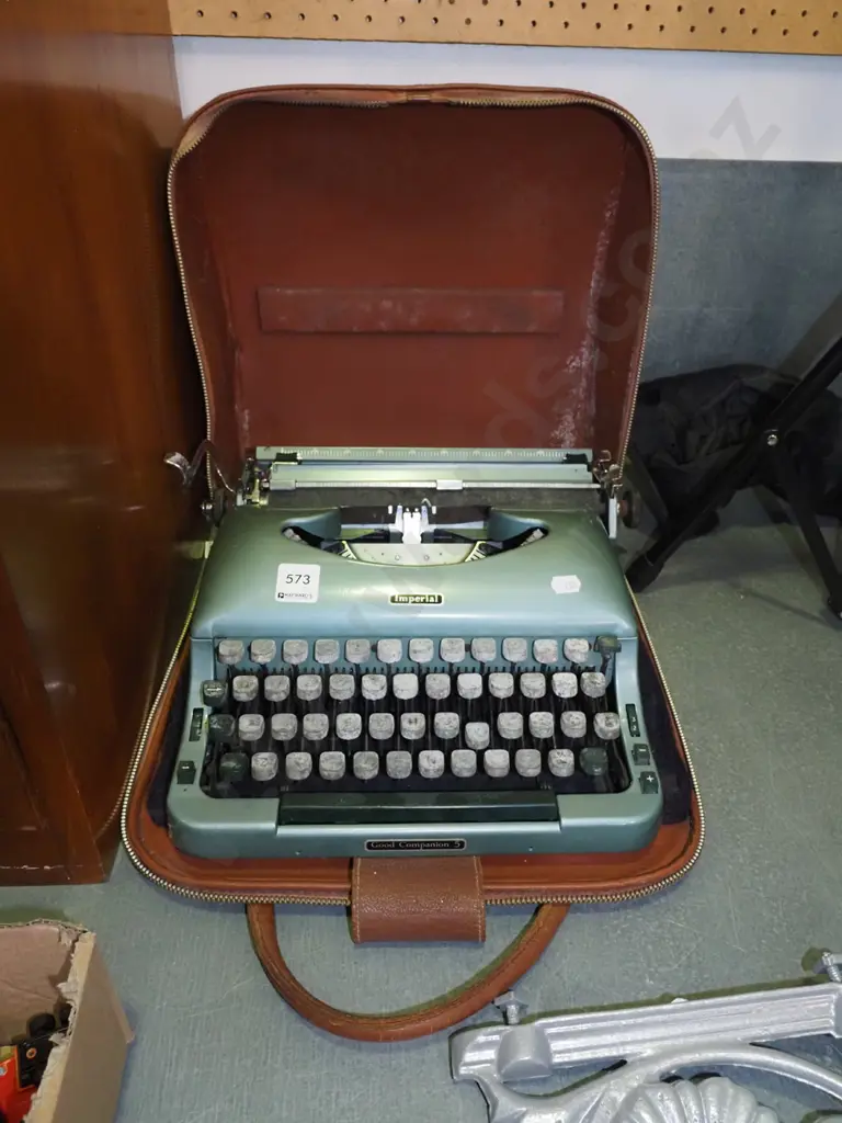 Imperial typewriter Image 1++
