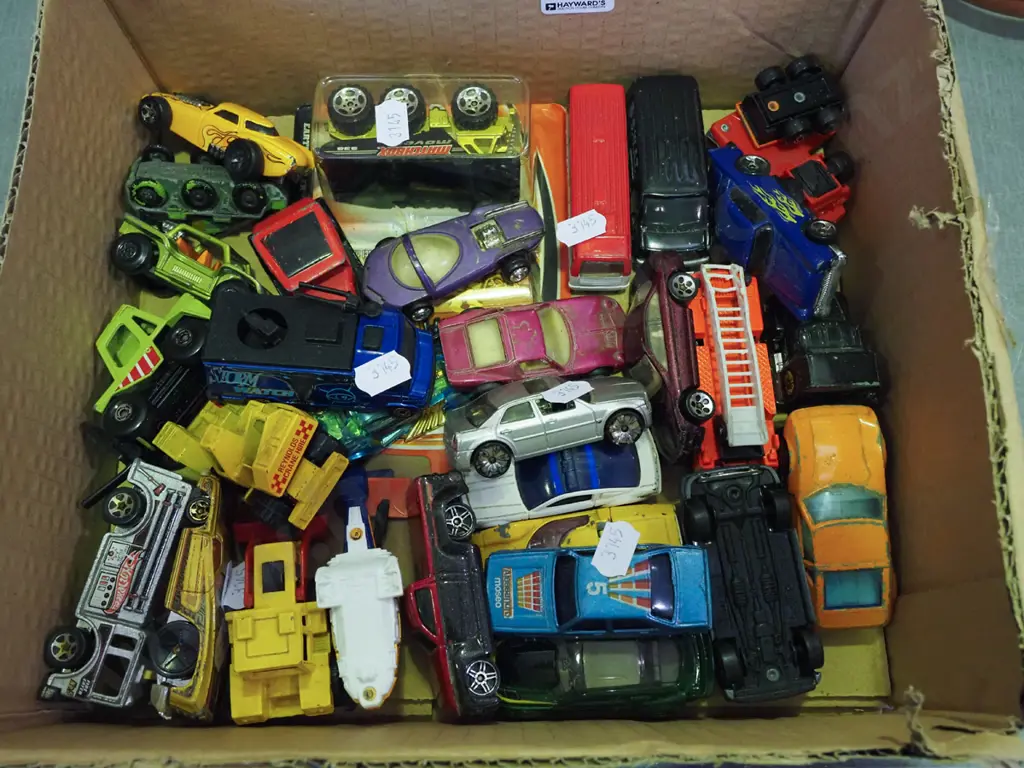 box of model vehicles Image 1++