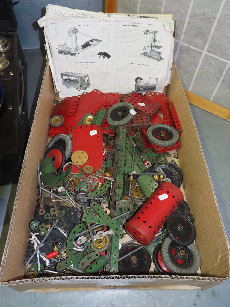 box of vintage Meccano Image 1++