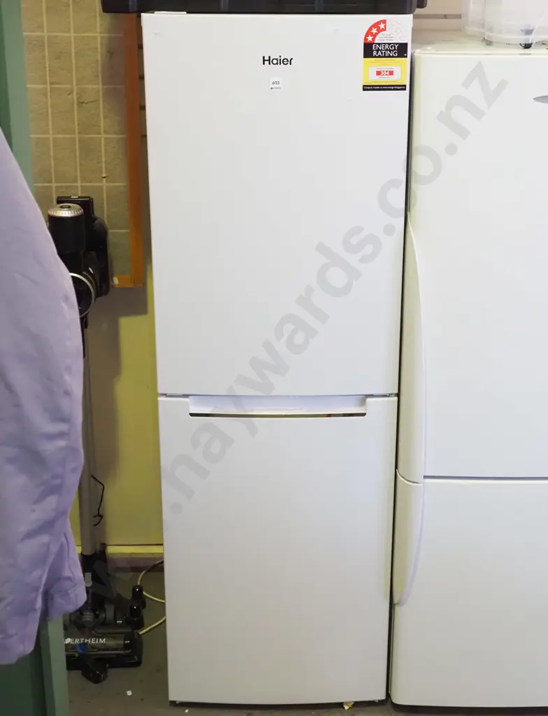 late model Haier fridge freezer H-1660 W-560 D-600 Image 1++