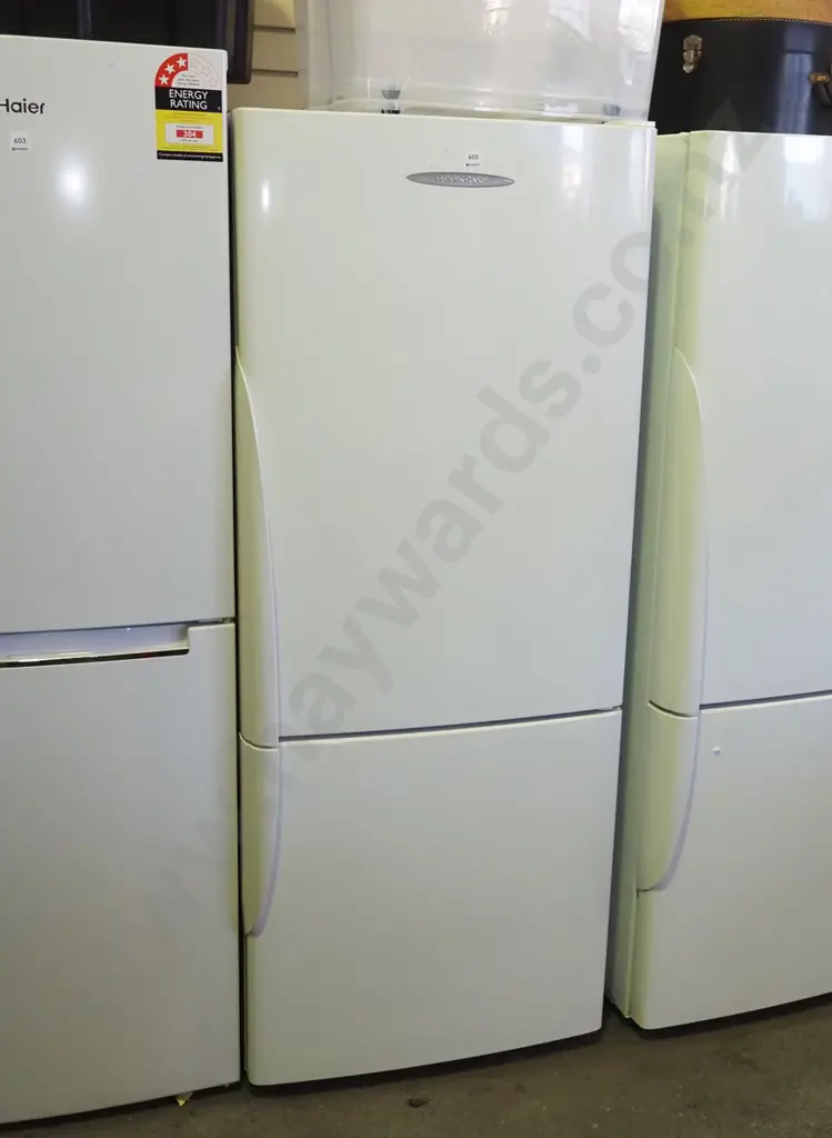 F&P fridge freezer - needs a clean H-1600 W-630 D-670 Image 1++