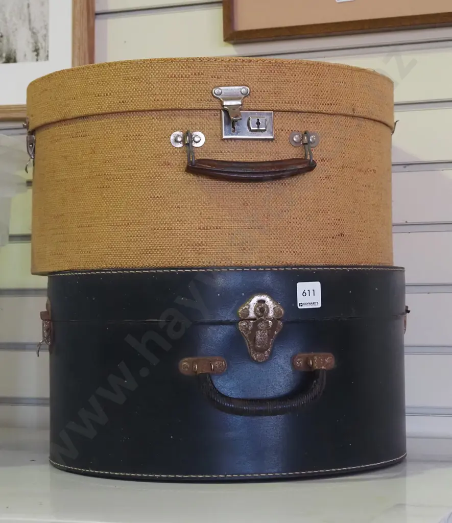 2x hat boxes Image 1++