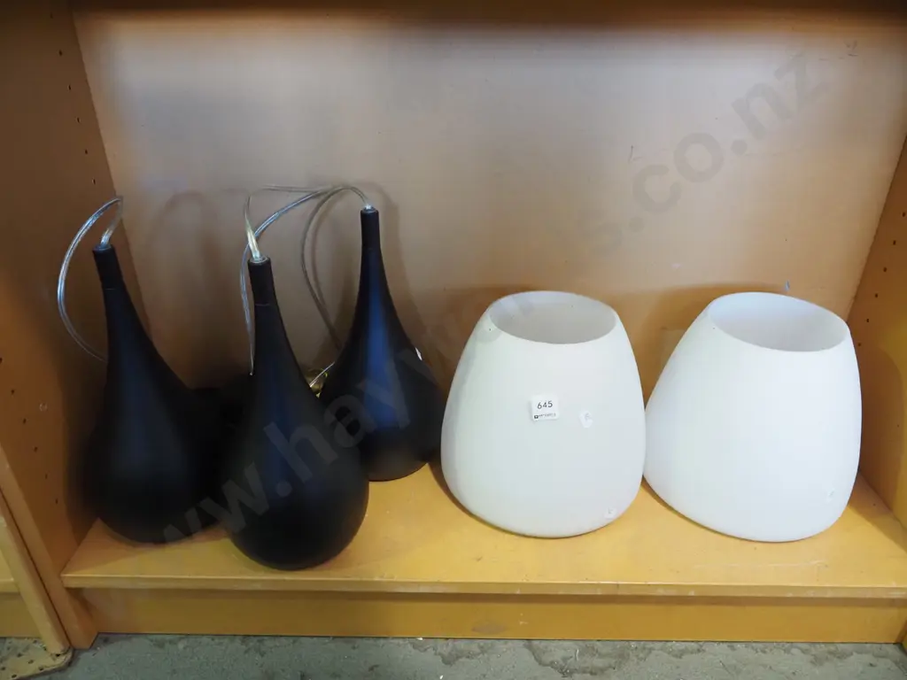 2x milk glass light fittings, 3x black tear drop light fittings Image 1++