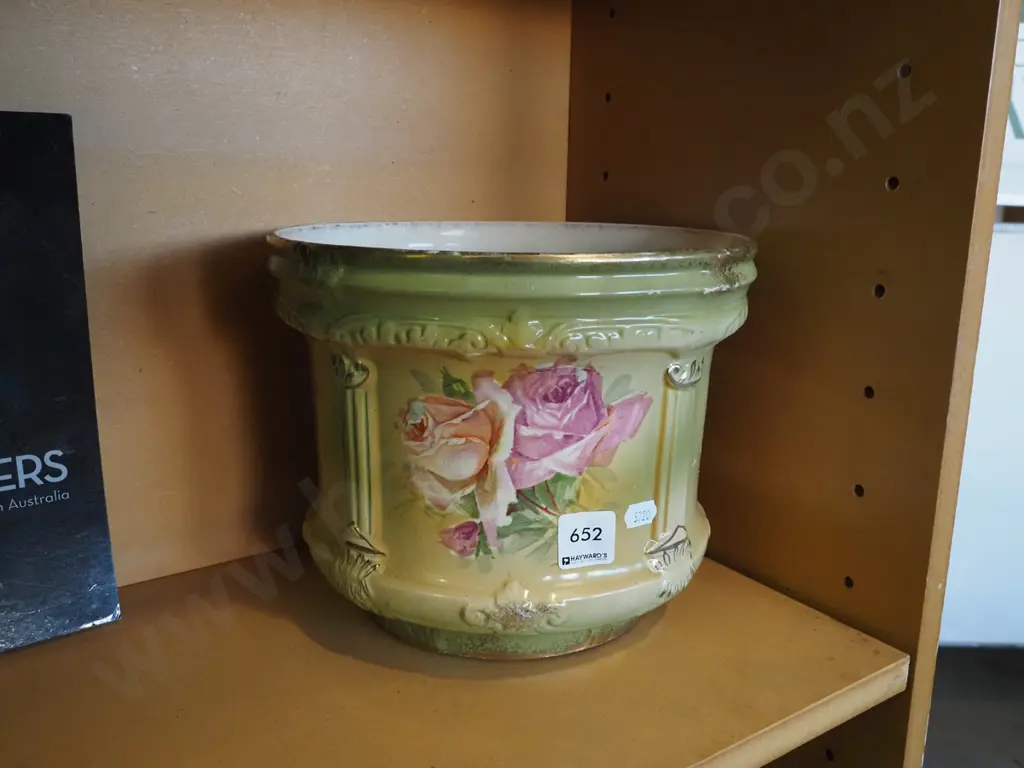 jardiniere Image 1++