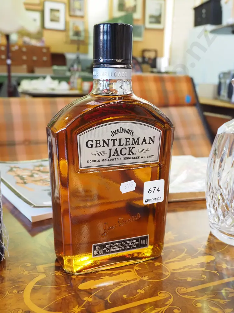 bottle of Jack Daniels 1L whisky Image 1++