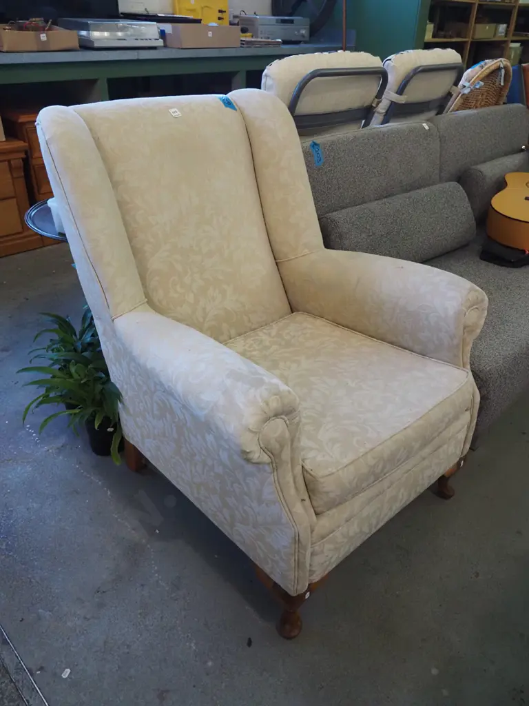 floral wingback fireside chair Image 1++