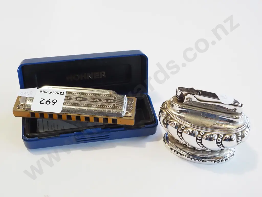 harmonica, table top lighter Image 1++
