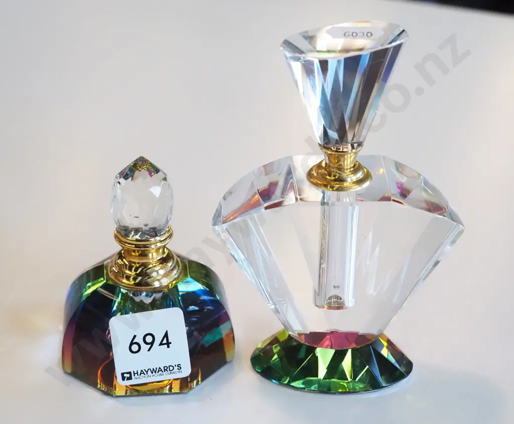 2x coloured glass scent bottles Image 1++