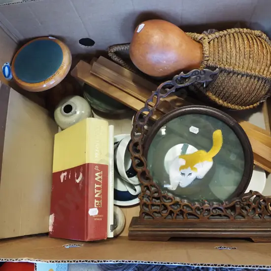 mahjong boards, books, gourd etc