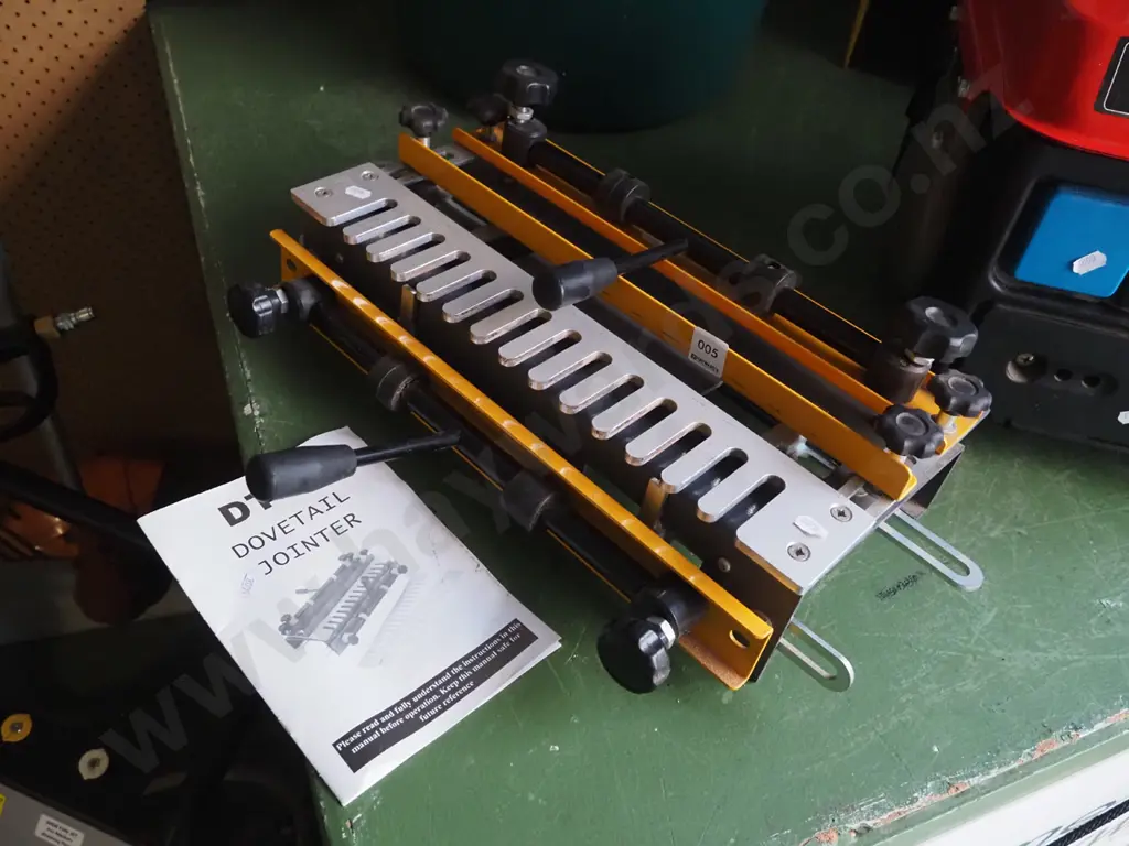 dove tail jointer Image 1++