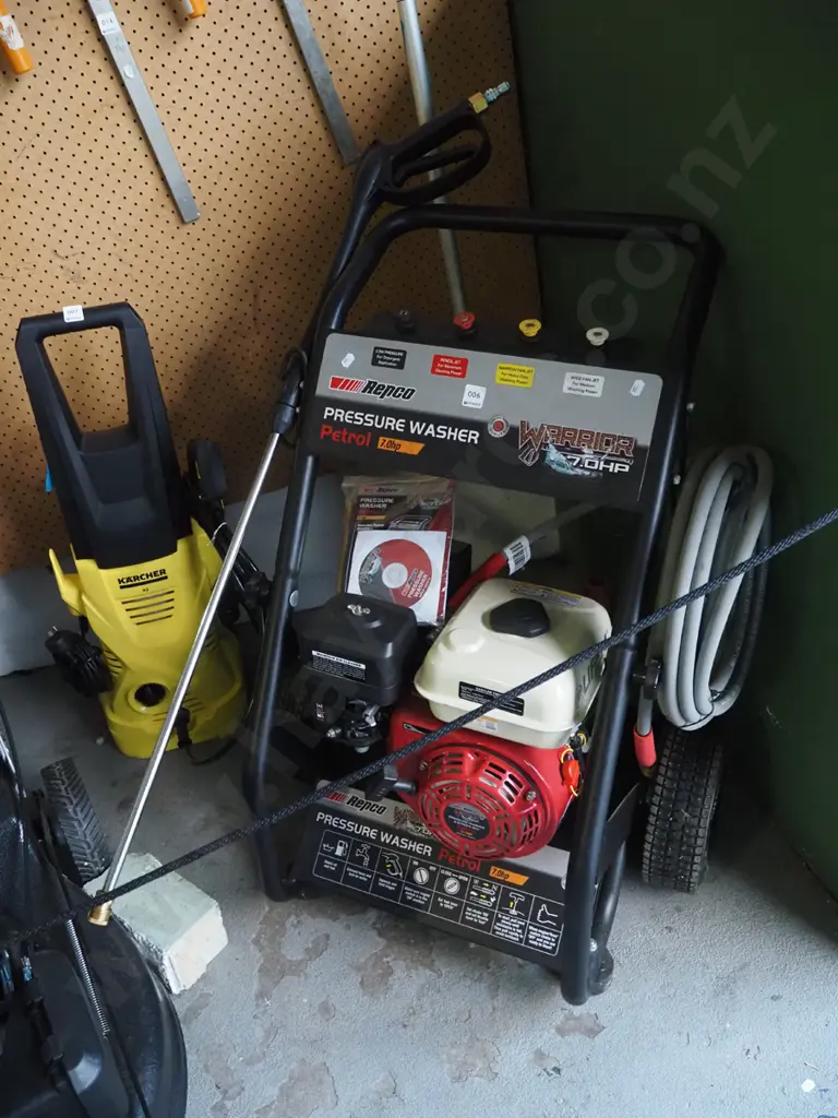 Repco Warrior 7hp 4 stroke pressure washer - as new condition Image 1++