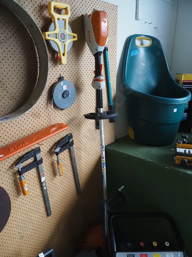 Stihl battery powered line trimmer - no battery or charger Image 1++