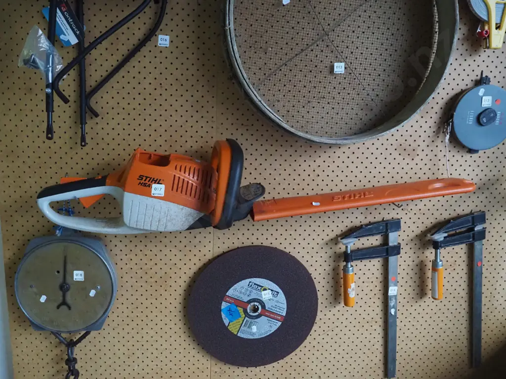 Stihl electric hedge trimmers - no battery or charger Image 1++