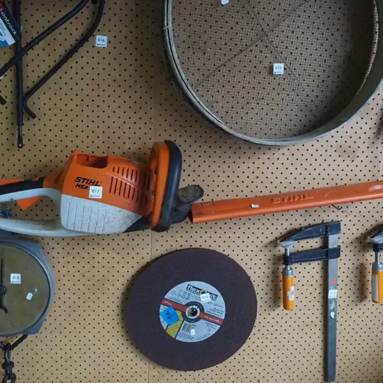 Stihl electric hedge trimmers - no battery or charger