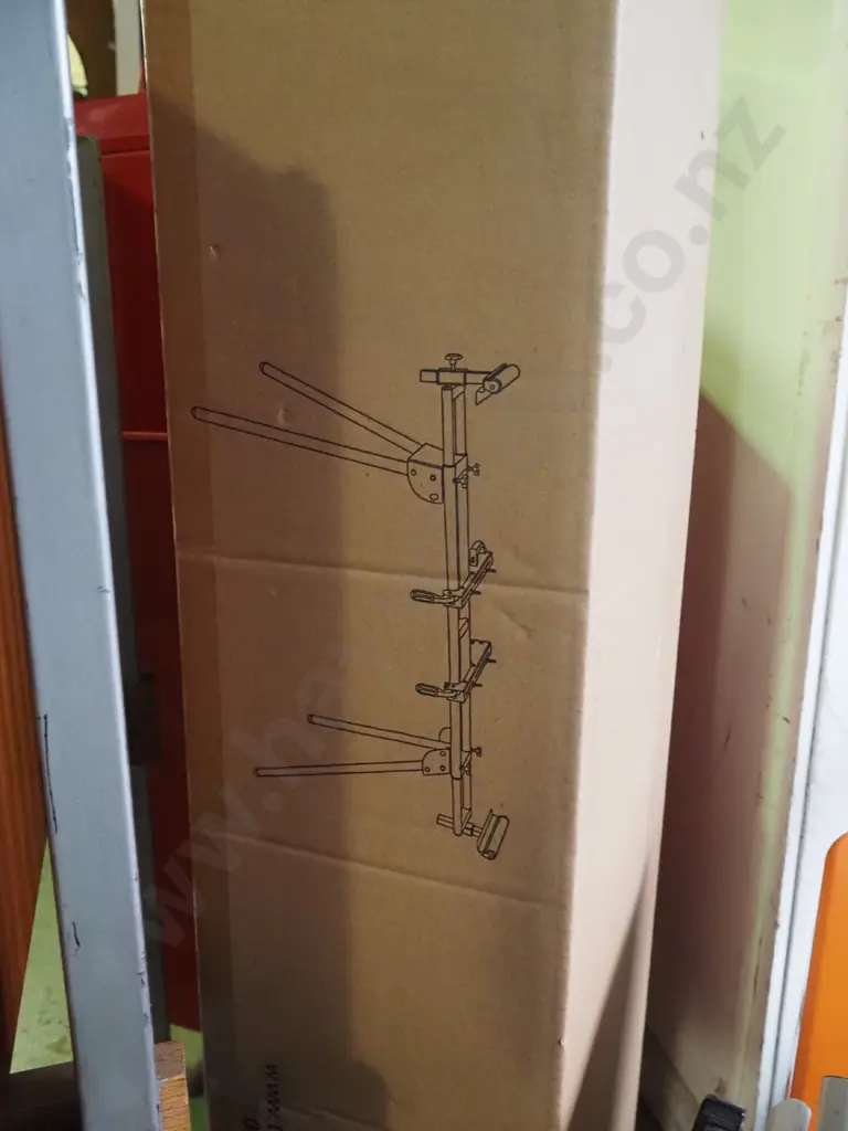 as-new boxed Tool Shed mitre saw roller stand Image 1++