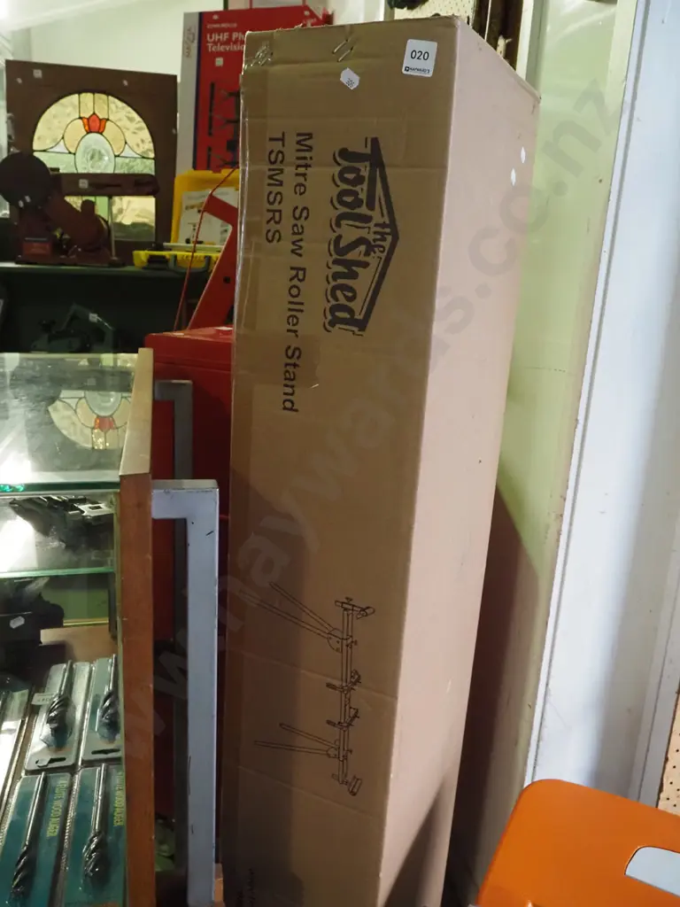 as-new boxed Tool Shed mitre saw roller stand Image 1++