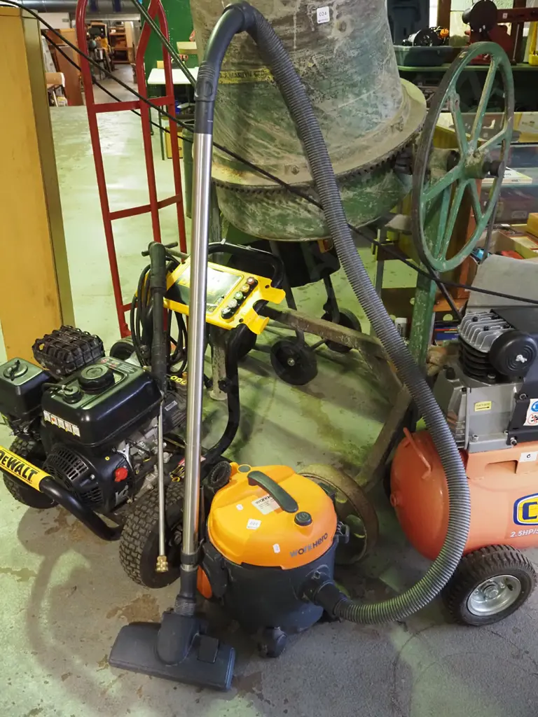 Work Hero shop vacuum Image 1++