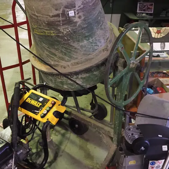 electric concrete mixer