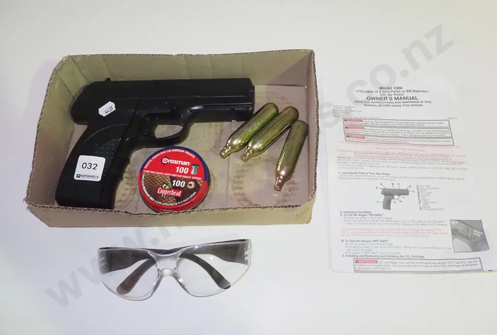 1008 bb gun with accessories Image 1++