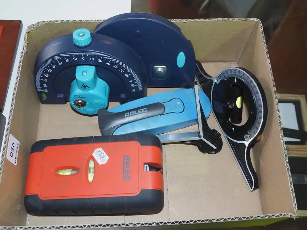 box; stud finder, laser level etc Image 1++