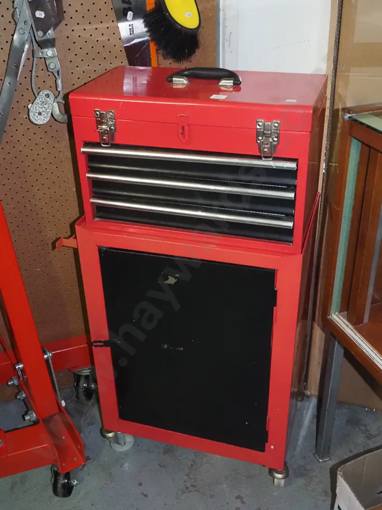 4 drawer unbranded tool chest on casters Image 1++