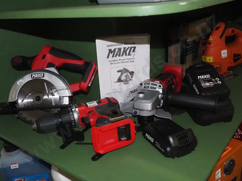 Mako battery powered circular saw drill grinder, 2 batteries and charger Image 1++