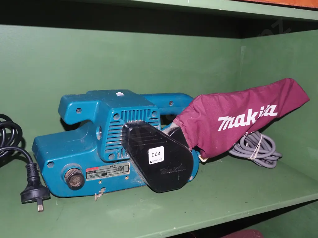 Makita belt sander Image 1++