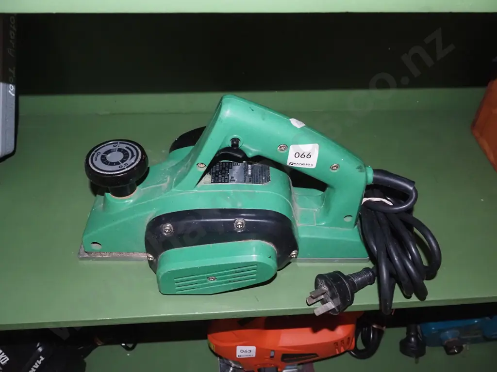 Hitachi electric planer Image 1++