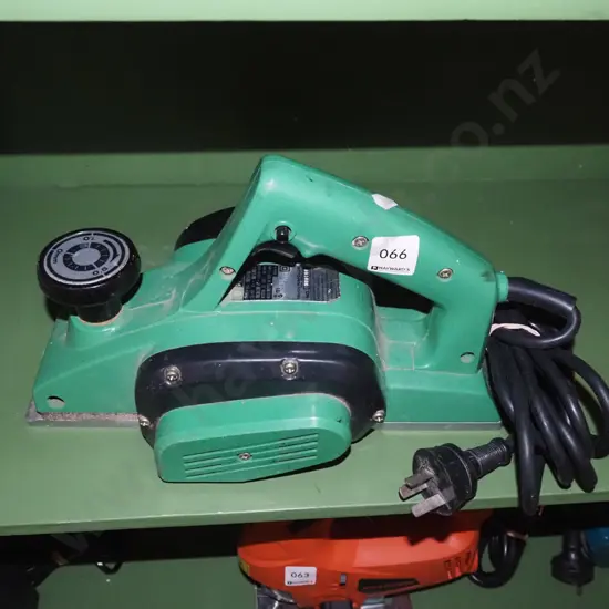 Hitachi electric planer