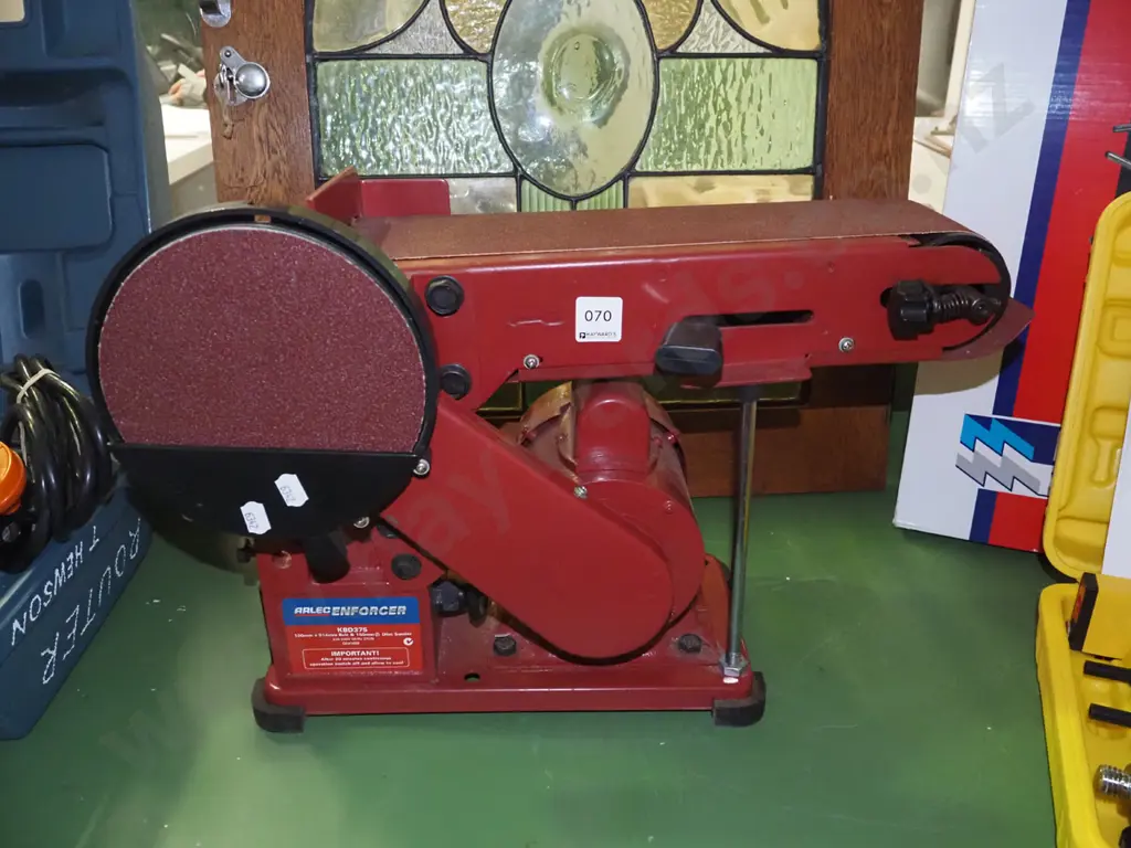 Arlec Inforcer sanding station Image 1++
