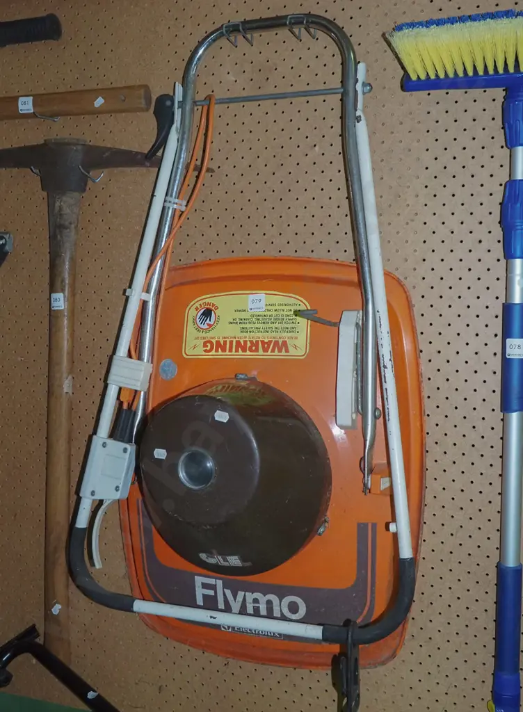 Flymo corded lawn mower Image 1++