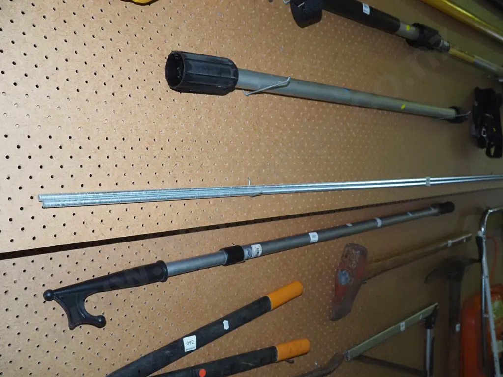 2x lengths of threaded rod Length-2000 Image 1++