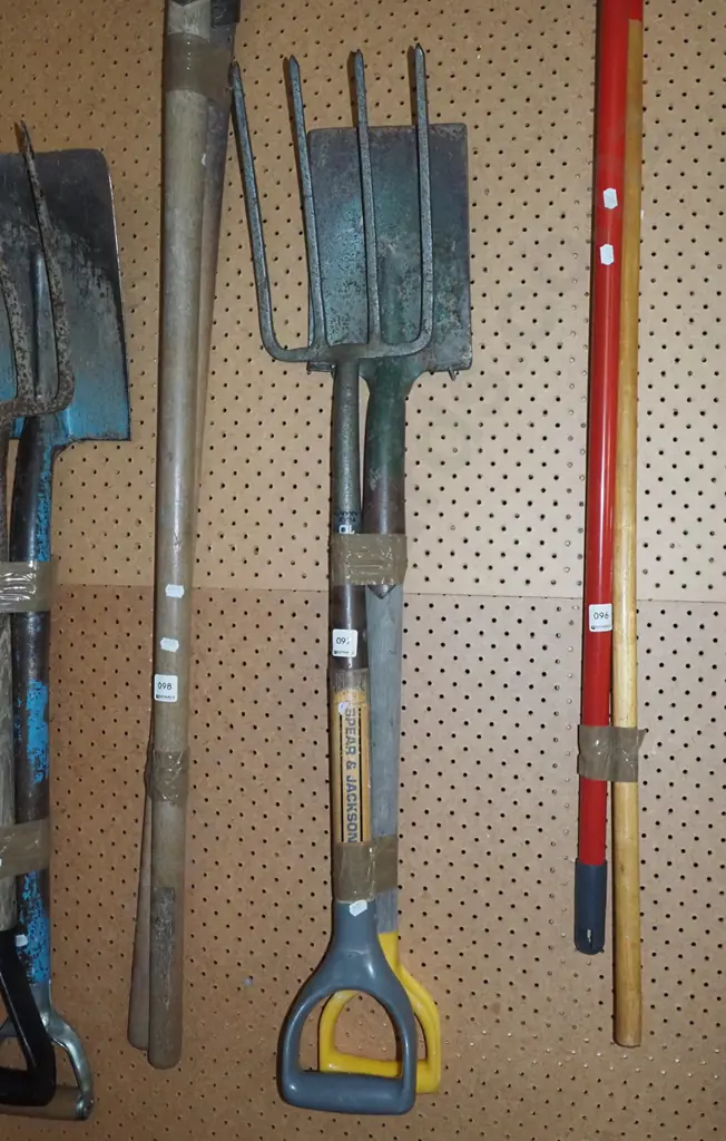 garden spade and fork Image 1++